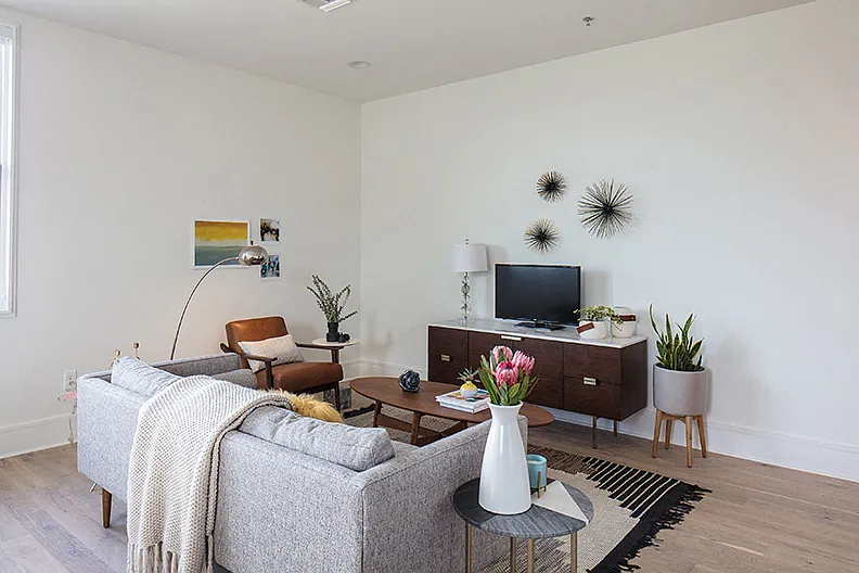 The Julian Apartments — Photo 4