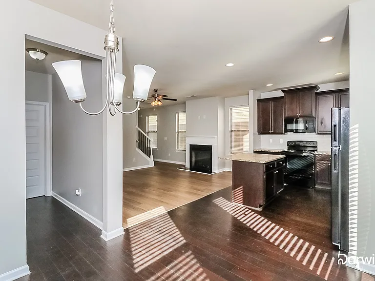1620 Potomac Ct — Photo 5