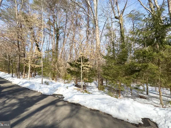 11529 Popes Head Rd, Fairfax, VA 22030