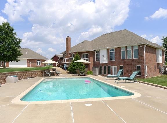 3rd image of 9700 Windsor Dr