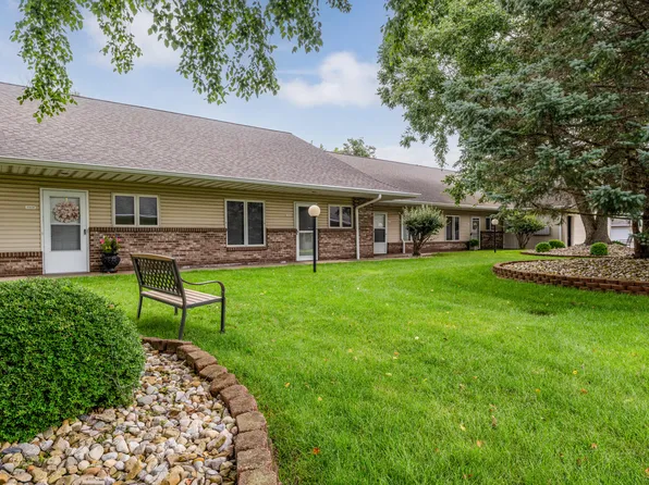 5506 Ivy Dr, Stevensville, MI 49127