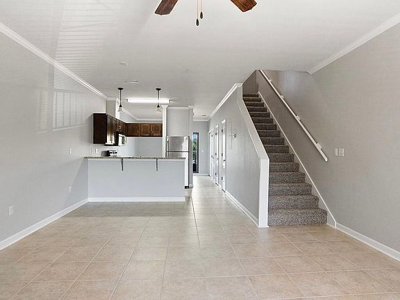 5th image of 226 Harbor Blvd