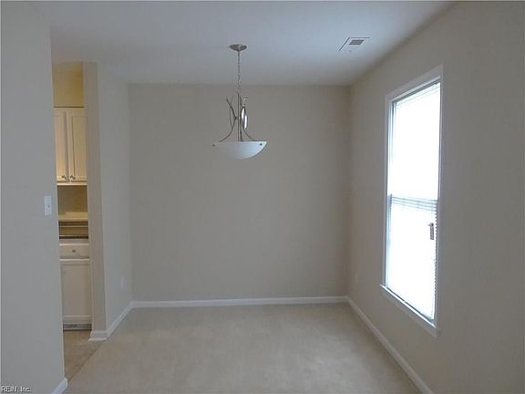 5th image of 5109 Radcliffe Cir