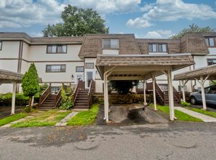 14 Pebblestone Cir UNIT 14, Suffield, CT 06078