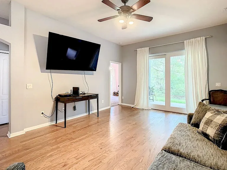 1407 Trail Boss Ln — Photo 17