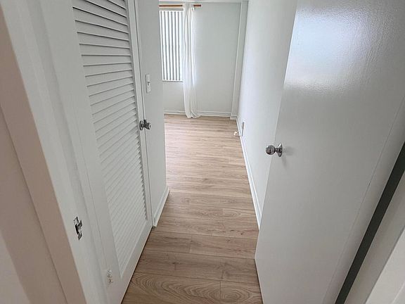 5th image of 9195 Collins Ave APT 913