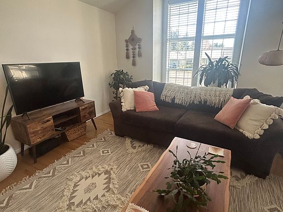 5th image of 16803 SE Kingsridge Ct
