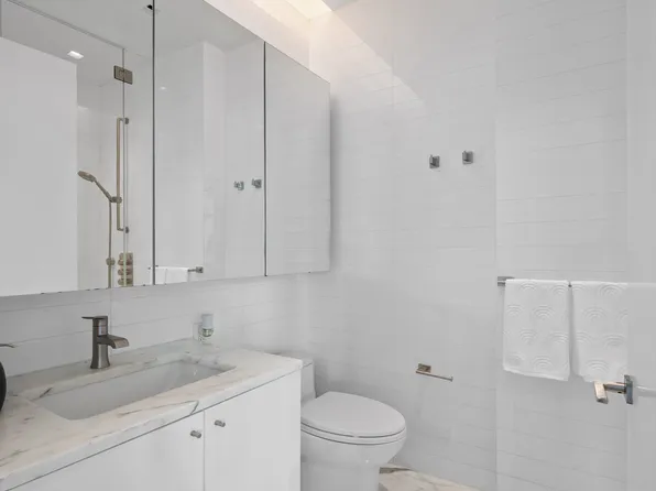 200 East 32nd Street image 11 of 16