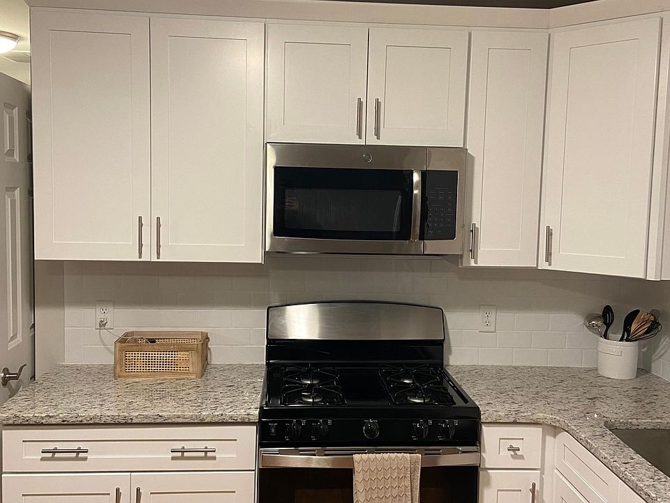 2nd image of 297-297 Wickford Ct