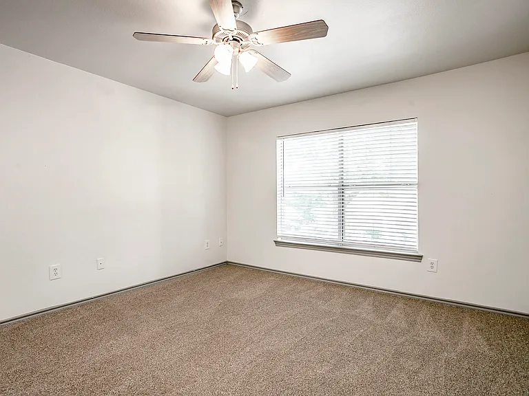 McKinney Park Apartments — Photo 18