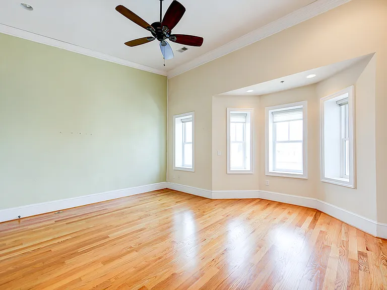 629 4th St NE #3 — Photo 22
