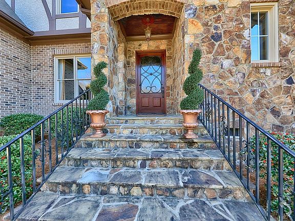 5th image of 6827 Larrisa Ct