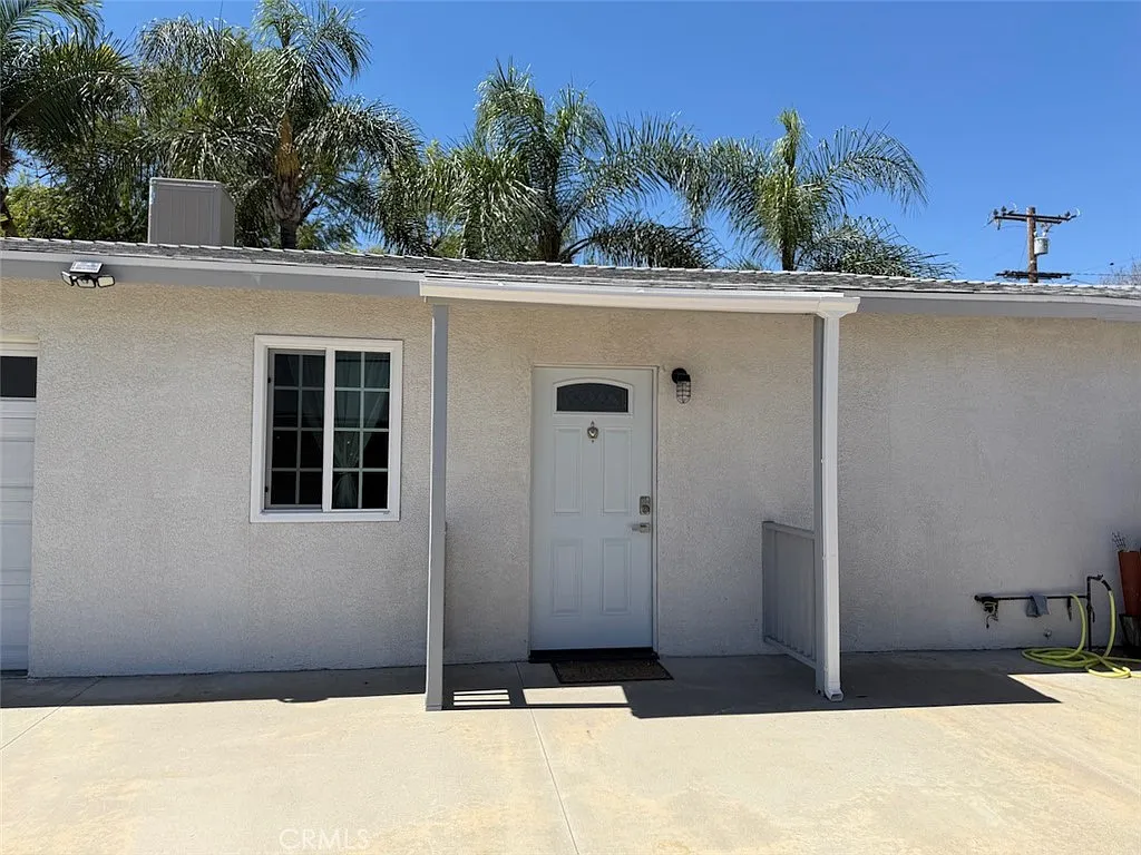 Building Photo - 18421 E Cypress St