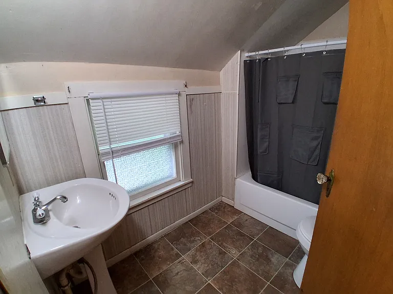 205 E Phoenix Ave #1 — Photo 8