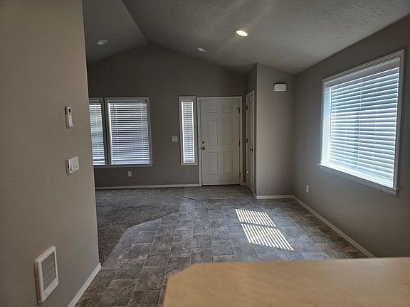 5th image of 2340 SW Quartz Ave