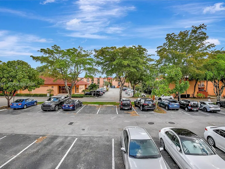 7241 Miami Lakes Dr #D14 — Photo 21
