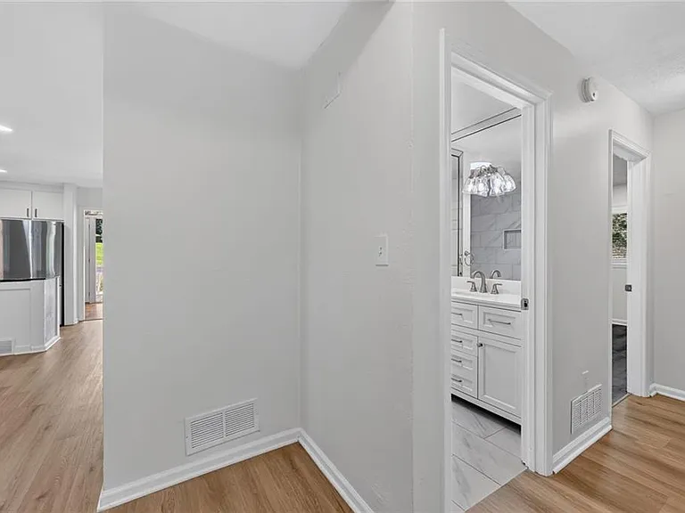 1714 S Johnson Ferry Rd NE — Photo 23