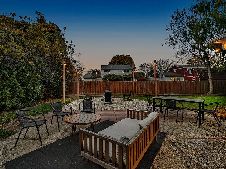 5038 Dayton Dr — Photo 56
