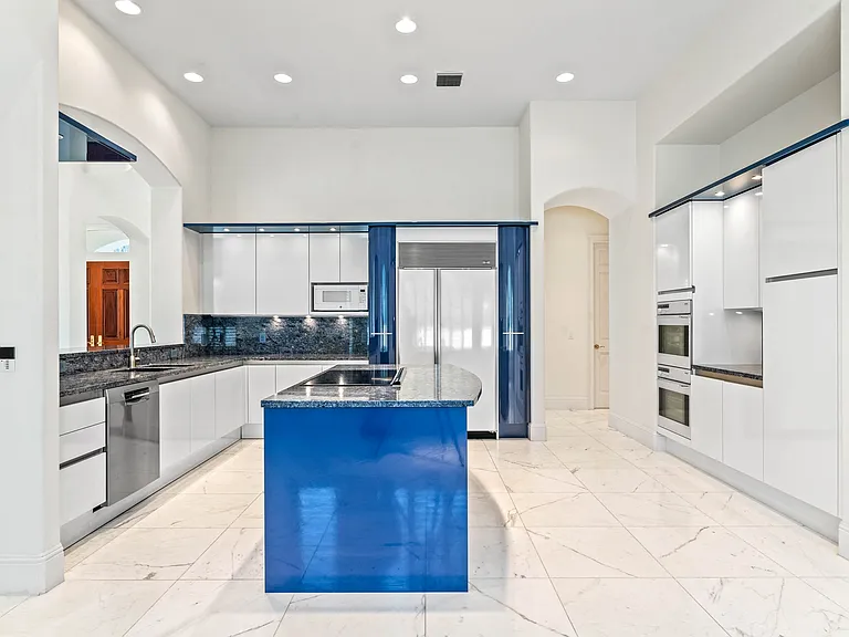 9701 Lake Isleworth Ct — Photo 13