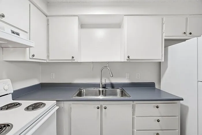 18 W 2nd St #319 — Photo 28