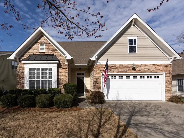 923 Knob Creek Ln, Tega Cay, SC 29708