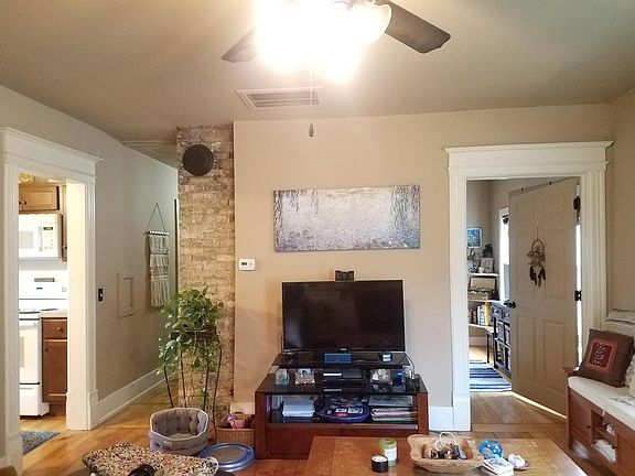 4th image of 2742 N Oakland Ave