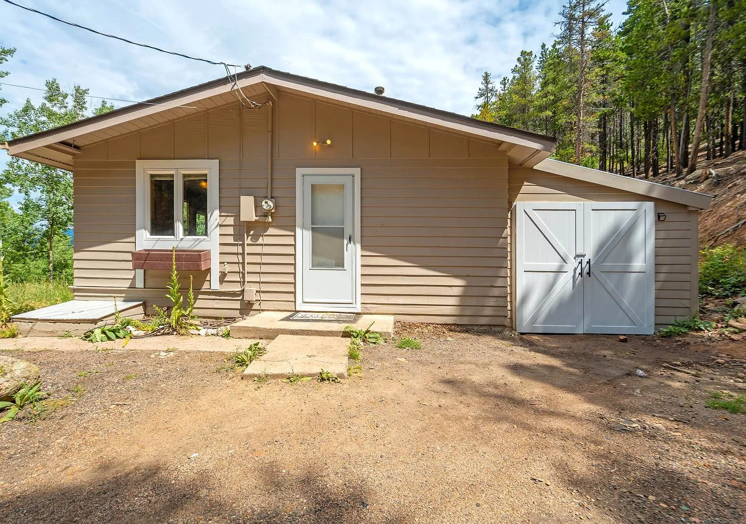 Charming 2-Bedroom Mountain Cabin with Incredible Views & Wood-Burning Fireplace — Photo 3