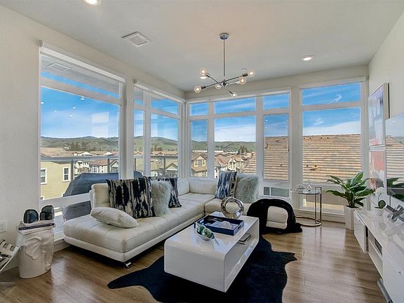 5th image of 5951 Sunstone Dr Unit 414