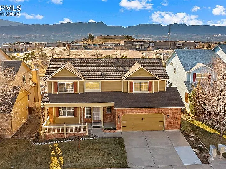 5 bed, 3590 sqft, $3,100 — Photo 2