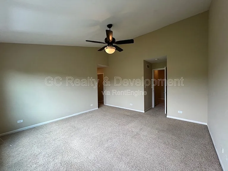 498 Grosvenor Ln — Photo 18