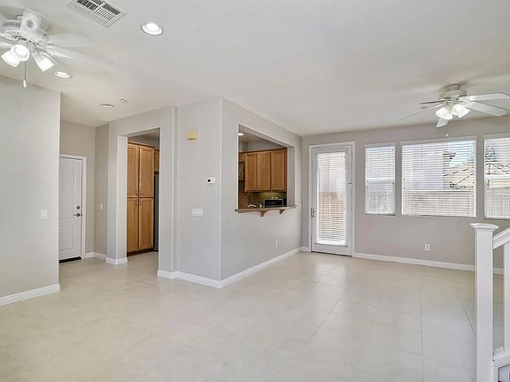 5th image of 10522 Hollingsworth Way