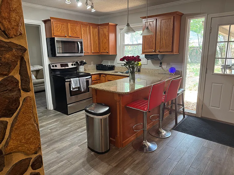 4229 Lancaster Dr — Photo 16
