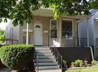 2858 W Henderson St #1, Chicago, IL 60618