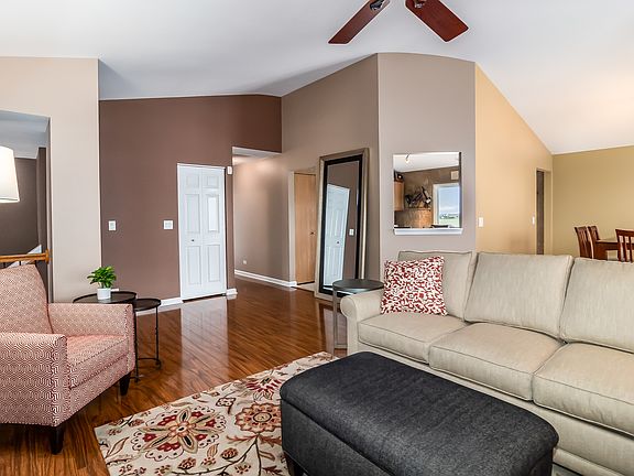 5th image of 24830 Gates Ct