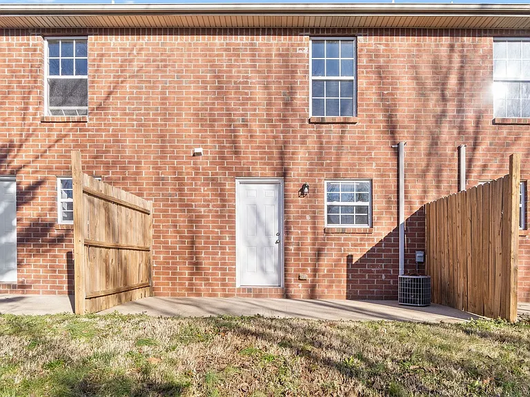 3847 Jockey Dr — Photo 16