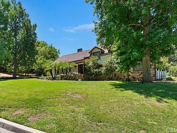 4th image of 2154 Gainsborough Dr