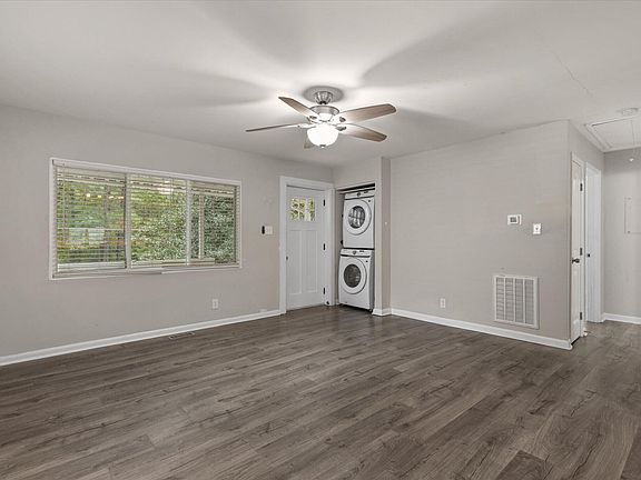 5th image of 1403 E Club Blvd