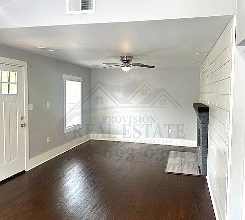 5th image of 860A Harle Ave NW