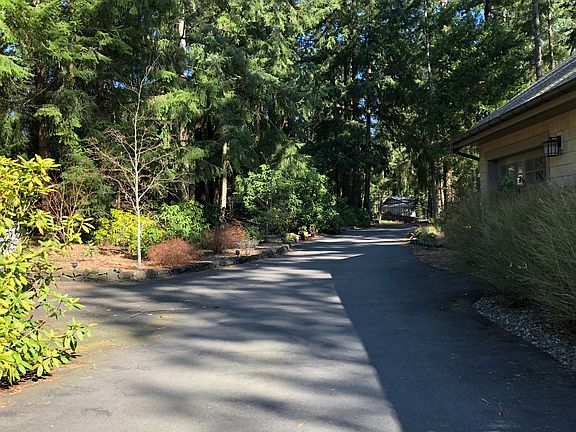 5th image of 6615 Shady Ln SE
