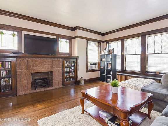 3rd image of 5329 W Montrose Ave