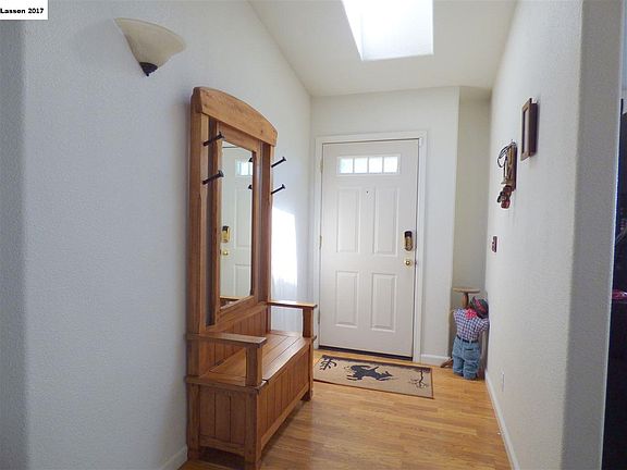 2nd image of 1160 Cameron Way