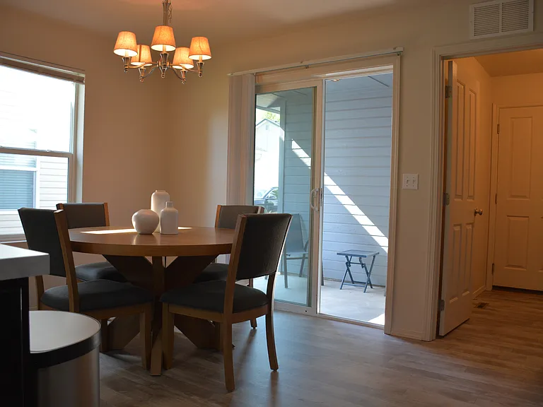 454 W Ramsbrook St — Photo 7