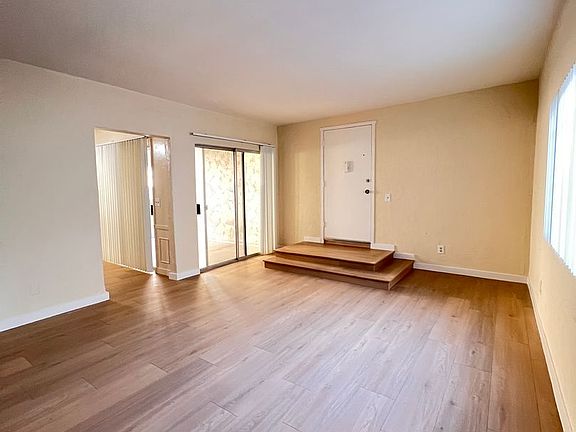 2nd image of 522 N Kenwood St APT 3