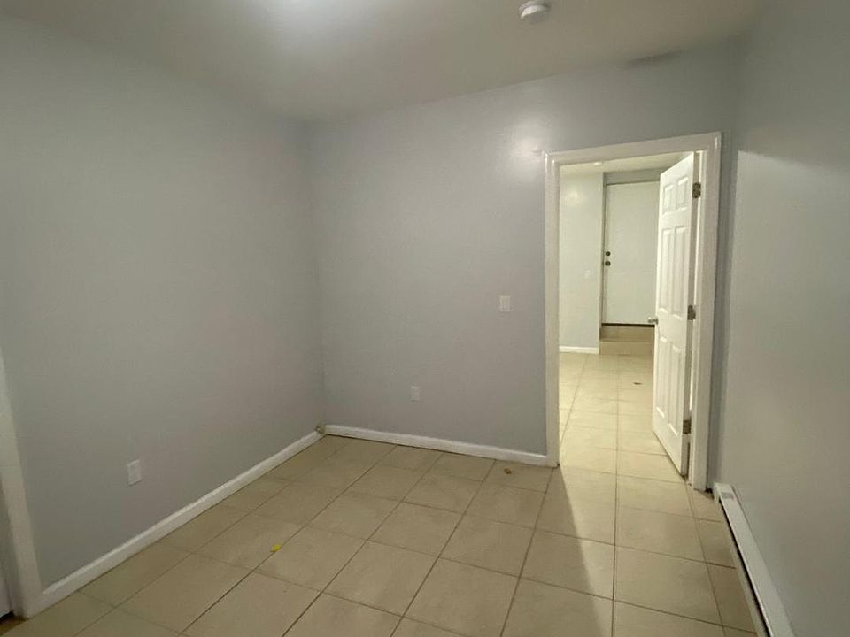 2nd image of 2-10 Columbus St #1