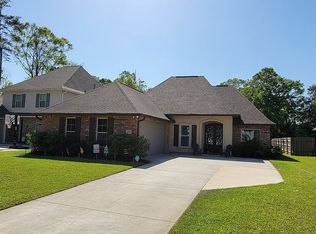 18007 River Landing Dr, Prairieville, LA 70769