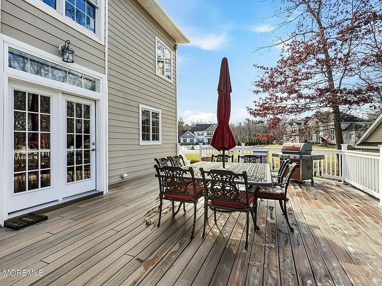 24 Parkside Dr — Photo 87