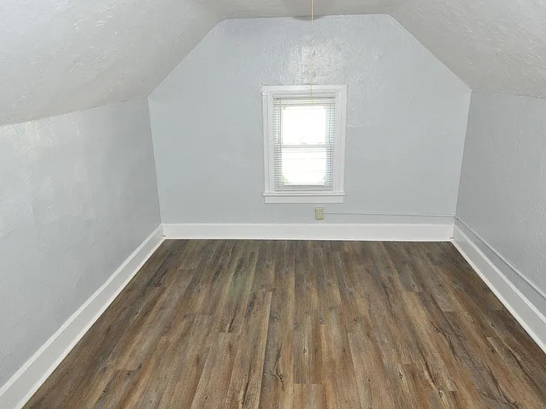 212 S Wooster Ave #3 — Photo 8