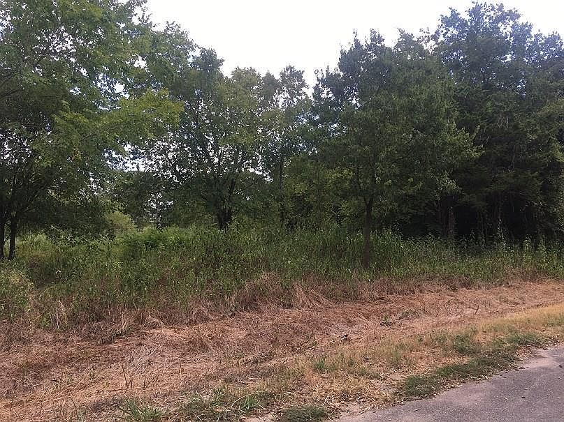 2nd image of 176 Whispering Pines Dr