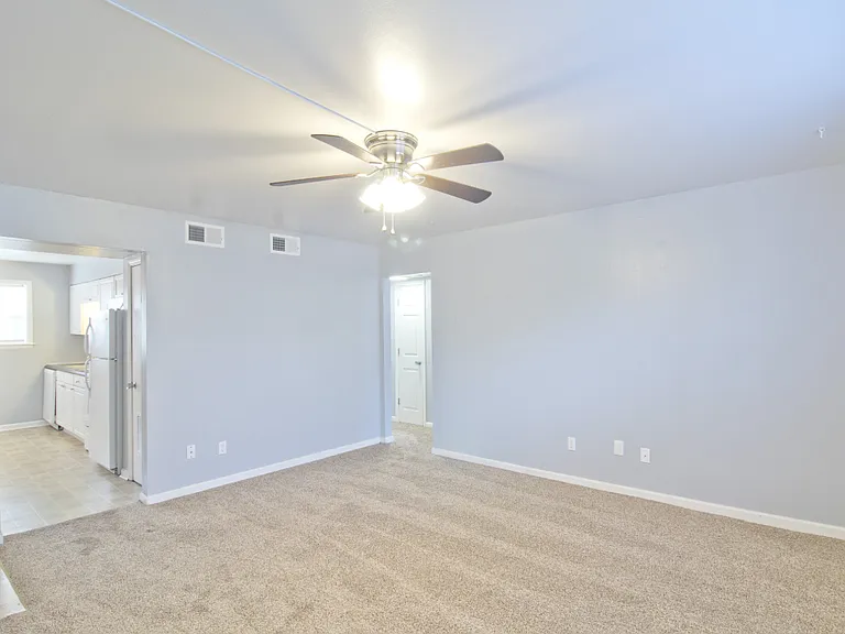 400 W Union St — Photo 31