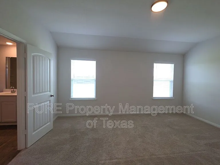 13708 Howser Trce — Photo 14
